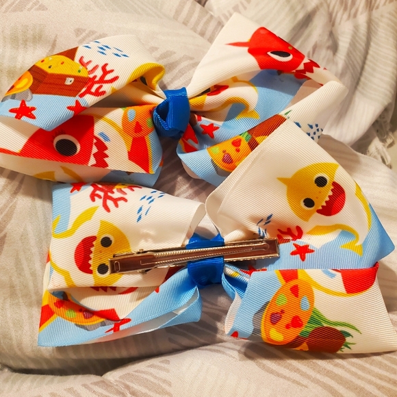 Hair clips - Picture 2 of 2